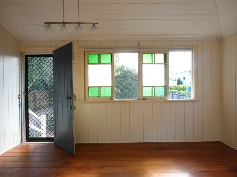 11 Dan Street, Graceville QLD 4075