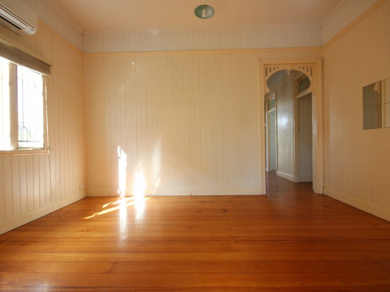 11 Dan Street, Graceville QLD 4075