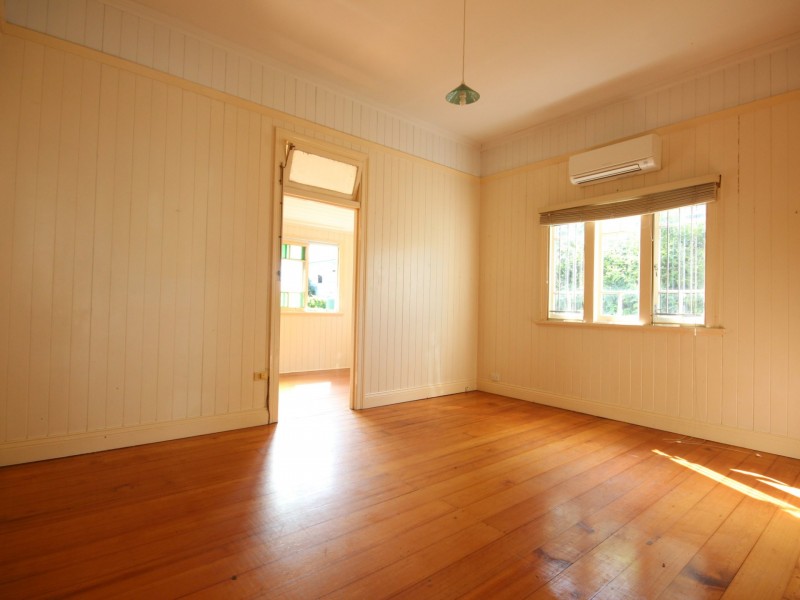 11 Dan Street, Graceville QLD 4075