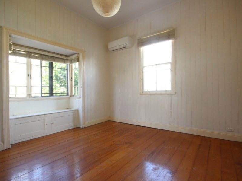 11 Dan Street, Graceville QLD 4075