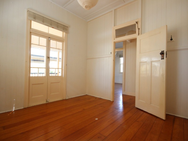 11 Dan Street, Graceville QLD 4075