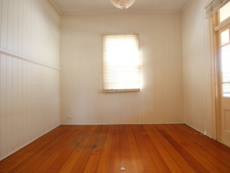 11 Dan Street, Graceville QLD 4075