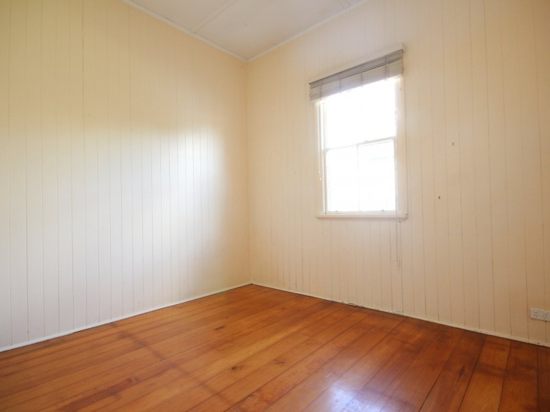 11 Dan Street, Graceville QLD 4075