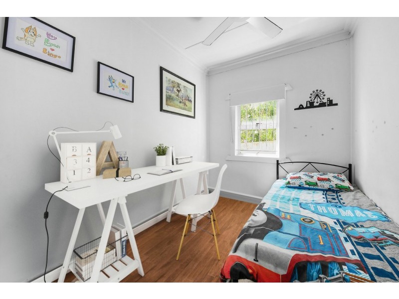 10 Orcades Road, Yeronga QLD 4104