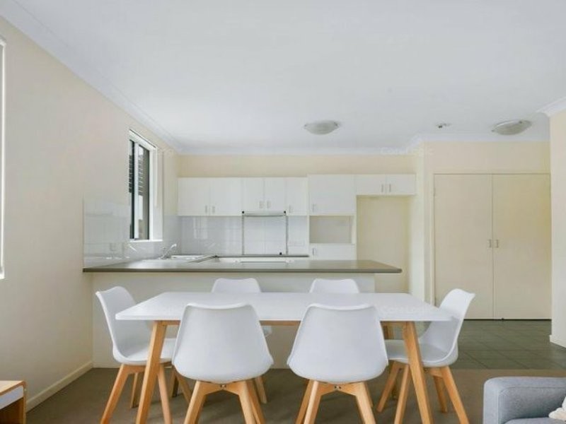 2/1 Waldheim Street, Annerley QLD 4103