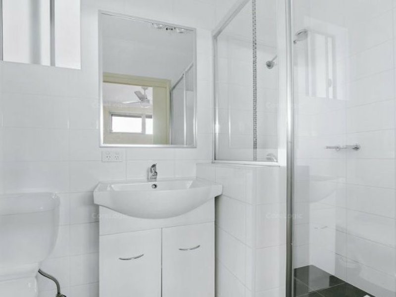 2/1 Waldheim Street, Annerley QLD 4103