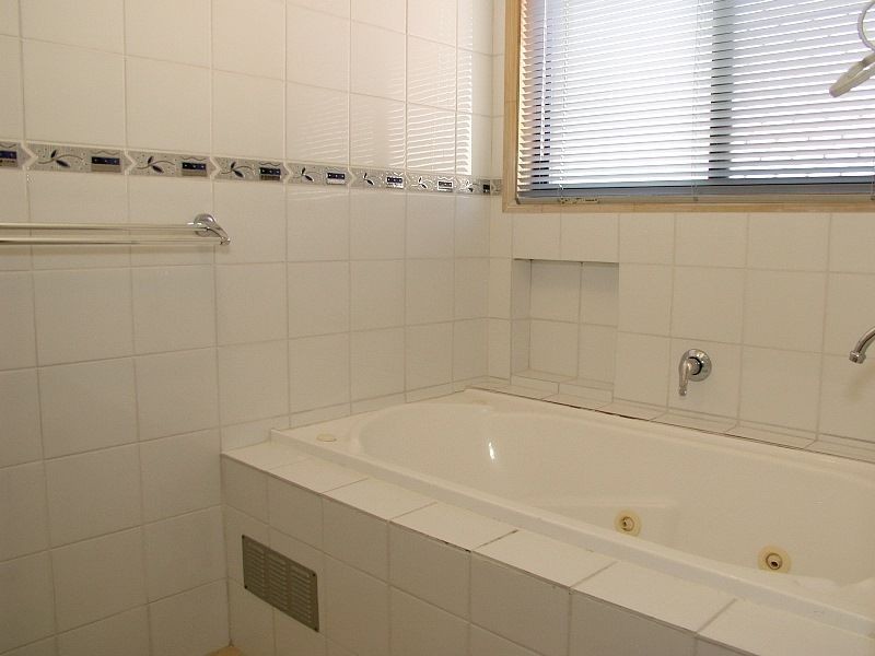 38 Dracon Street, Regents Park QLD 4118