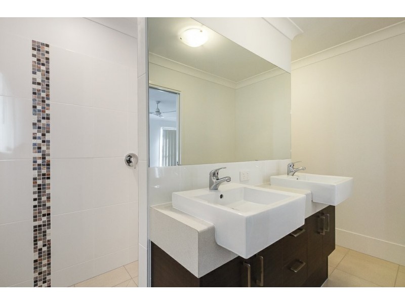 1 Grainger Street, Wynnum QLD 4178