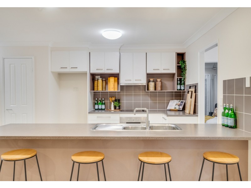 20 Noosa Court, Hillcrest QLD 4118