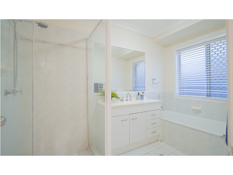 20 Noosa Court, Hillcrest QLD 4118