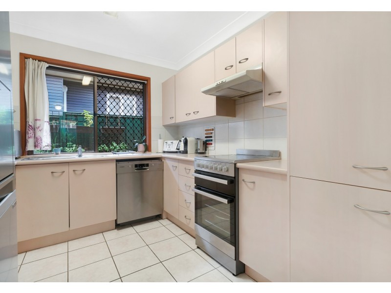 43 Rochdale Avenue, Tarragindi QLD 4121