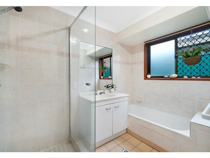 43 Rochdale Avenue, Tarragindi QLD 4121