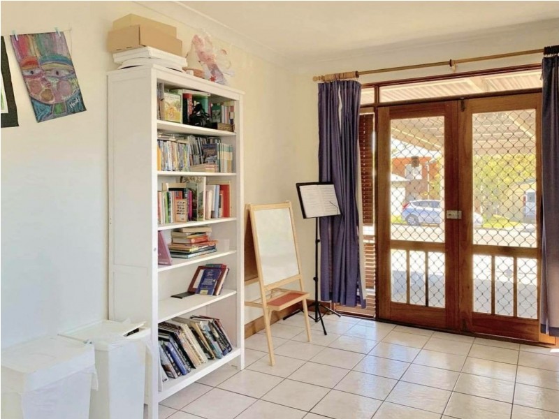 43 Rochdale Avenue, Tarragindi QLD 4121