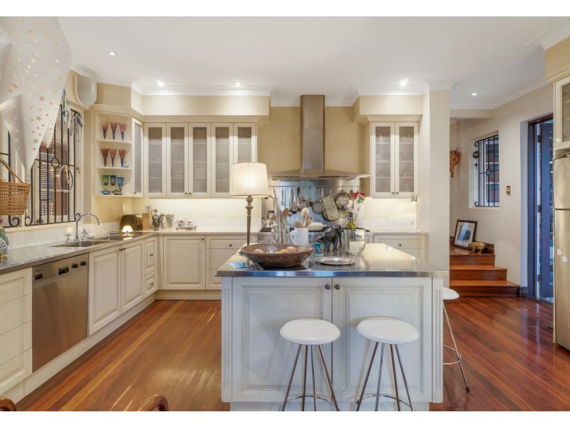 10 Fairfield Street, Annerley QLD 4103