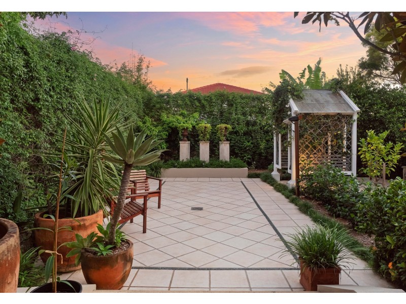 10 Fairfield Street, Annerley QLD 4103