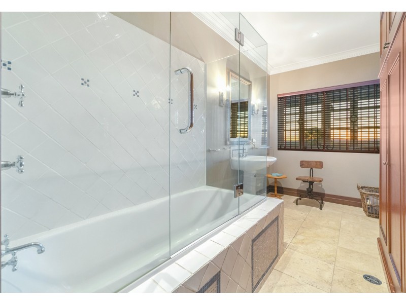 10 Fairfield Street, Annerley QLD 4103