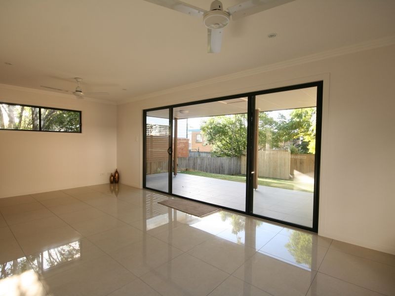 54 Chaucer Street, Moorooka QLD 4105