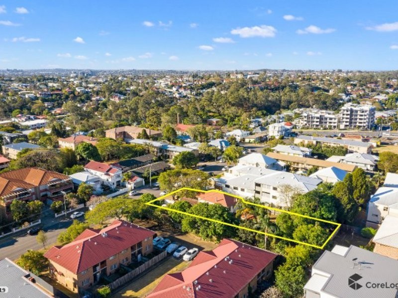 34 Crump Street, Holland Park West QLD 4121