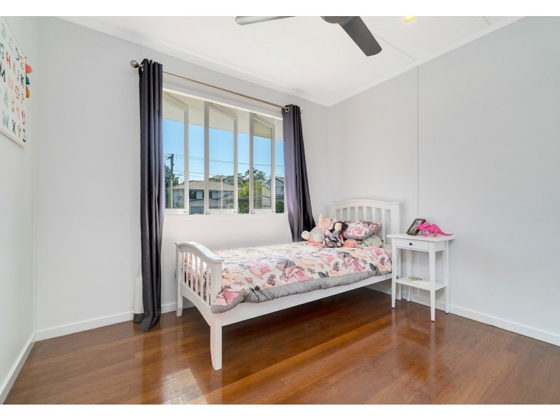 26 Arura Street, Mansfield QLD 4122