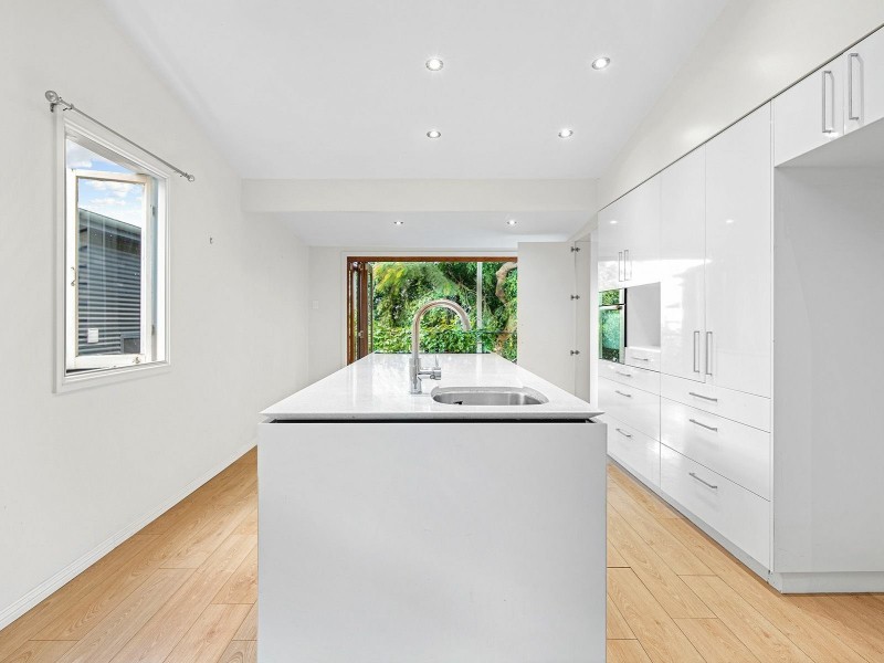 16 Flower Street, Woolloongabba QLD 4102