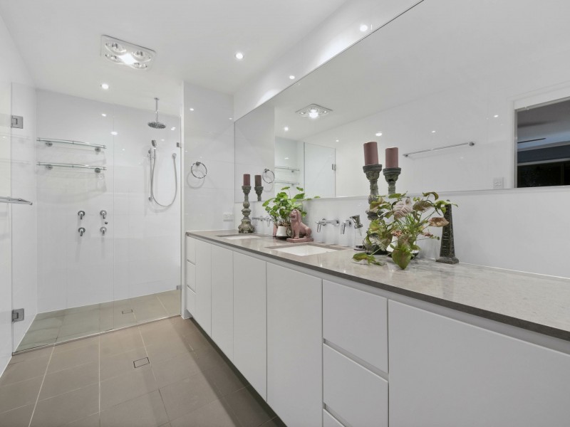 21 Luya Street, Fairfield QLD 4103