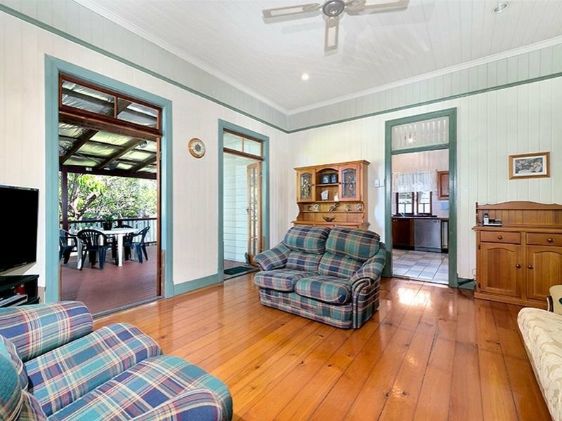 298 Fairfield Road, Yeronga QLD 4104