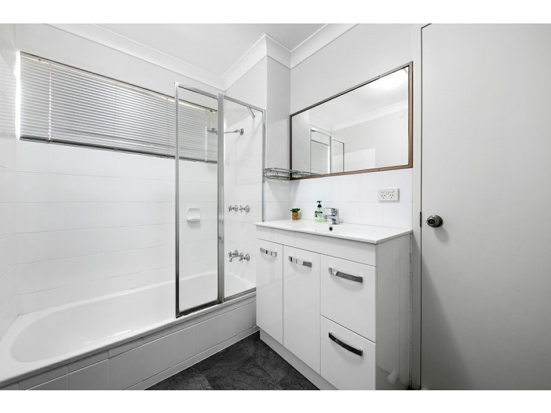 5/66 Henry Street, Greenslopes QLD 4120