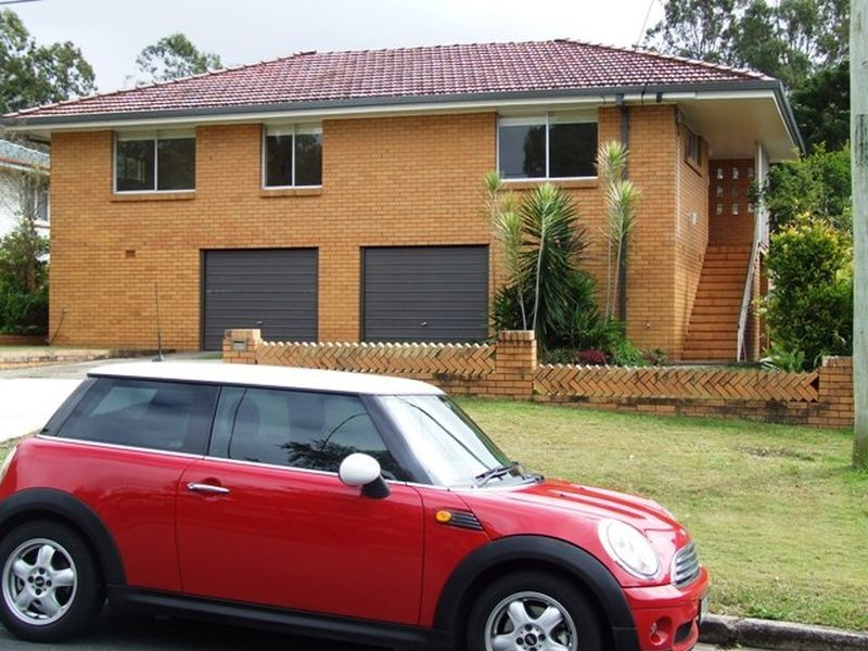 11 Kogarah Street, Tarragindi QLD 4121