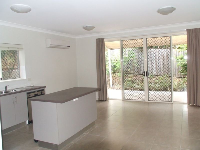 2/18 Franklin Street, Annerley QLD 4103