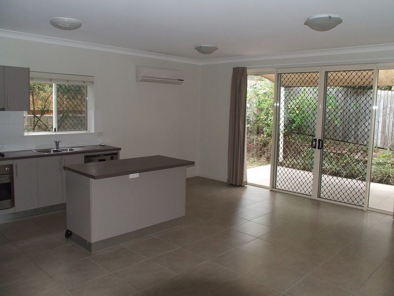 2/18 Franklin Street, Annerley QLD 4103