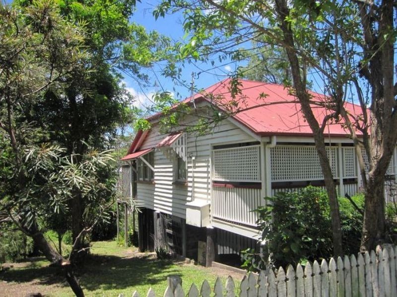 24 Wilkins Street East, Annerley QLD 4103