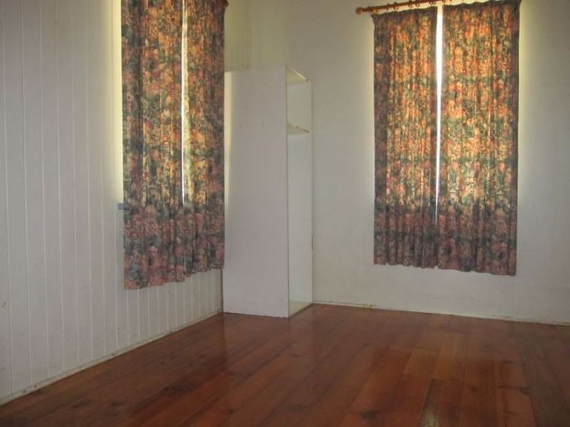 24 Wilkins Street East, Annerley QLD 4103