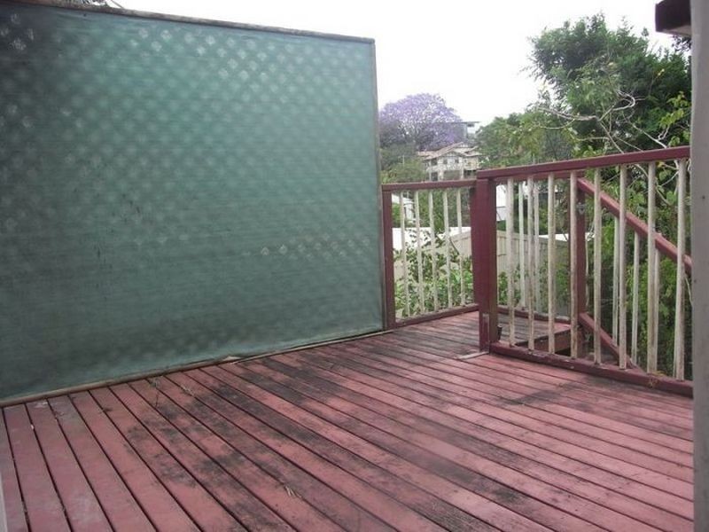 24 Wilkins Street East, Annerley QLD 4103