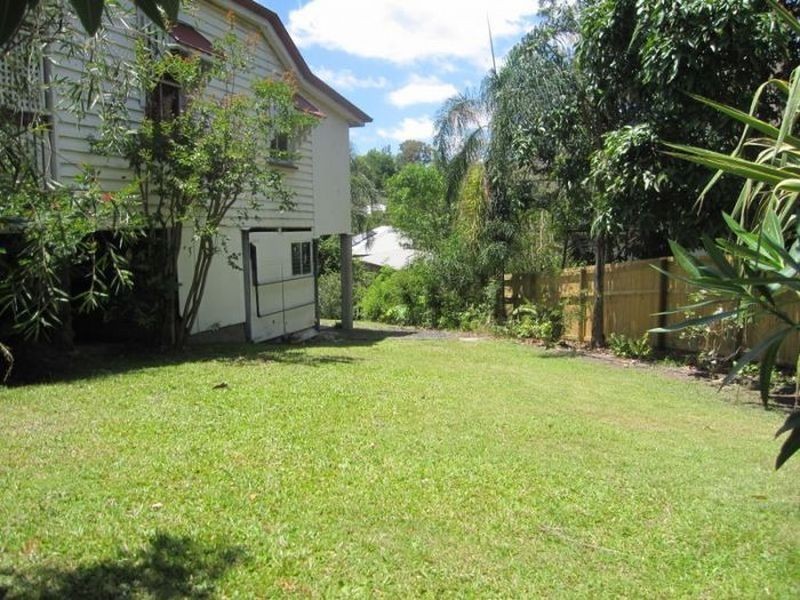 24 Wilkins Street East, Annerley QLD 4103