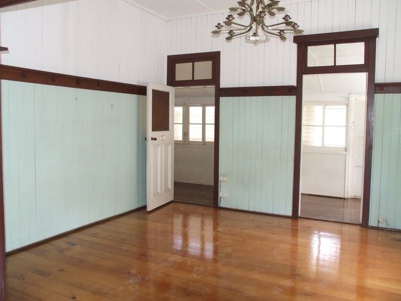 10 Woodville Place, Annerley QLD 4103