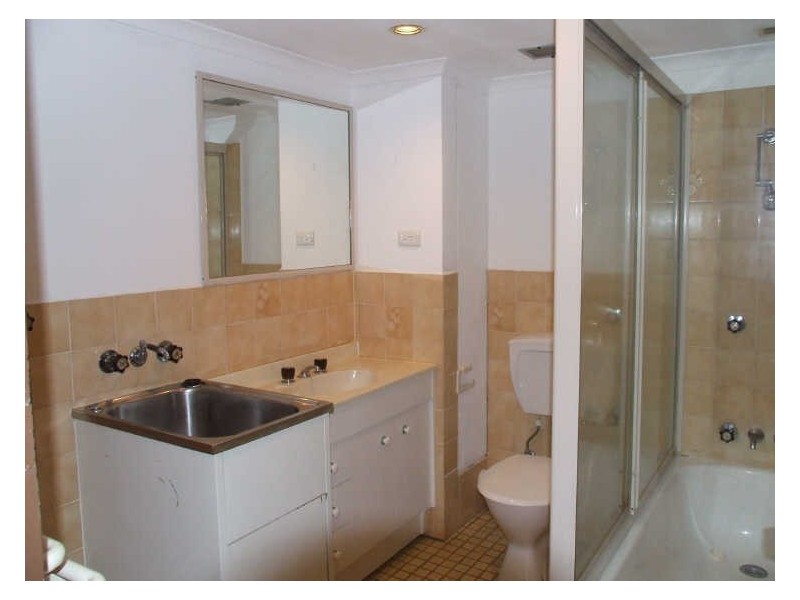 4/57 Dunellan Street, Greenslopes QLD 4120