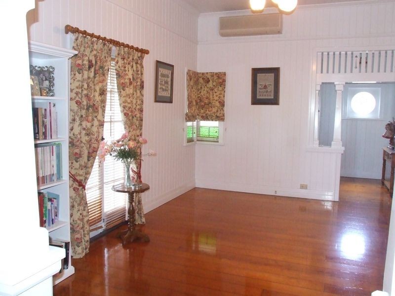 32 Cracknell Road, Annerley QLD 4103