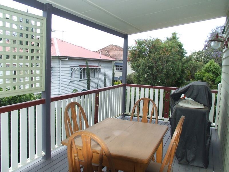 32 Cracknell Road, Annerley QLD 4103