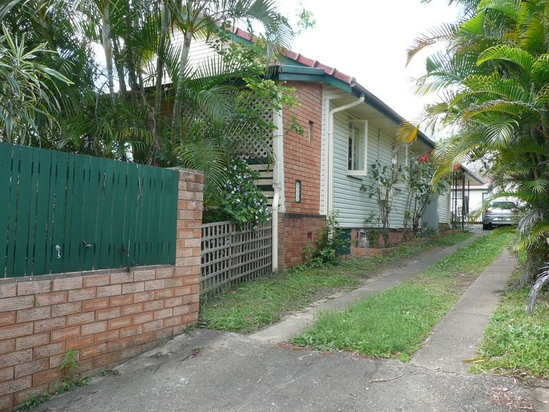 20 Eric Road, Holland Park QLD 4121