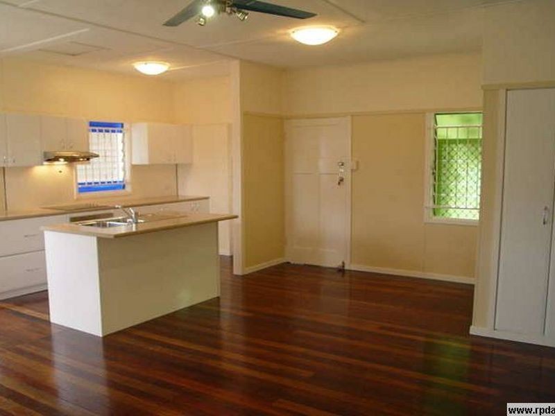 39 Fegen Drive, Moorooka QLD 4105