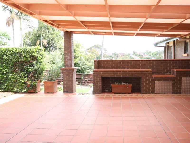 169 Trouts Road, Stafford Heights QLD 4053