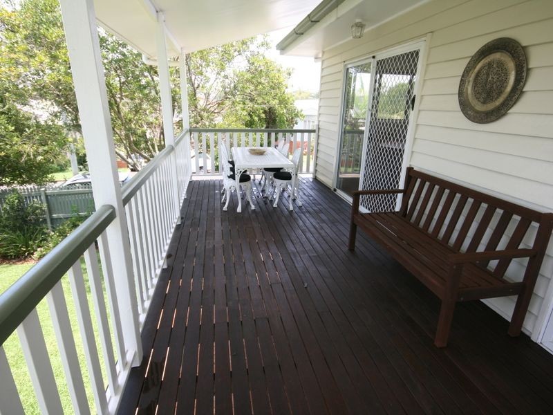 26 Castle Street, Fairfield QLD 4103