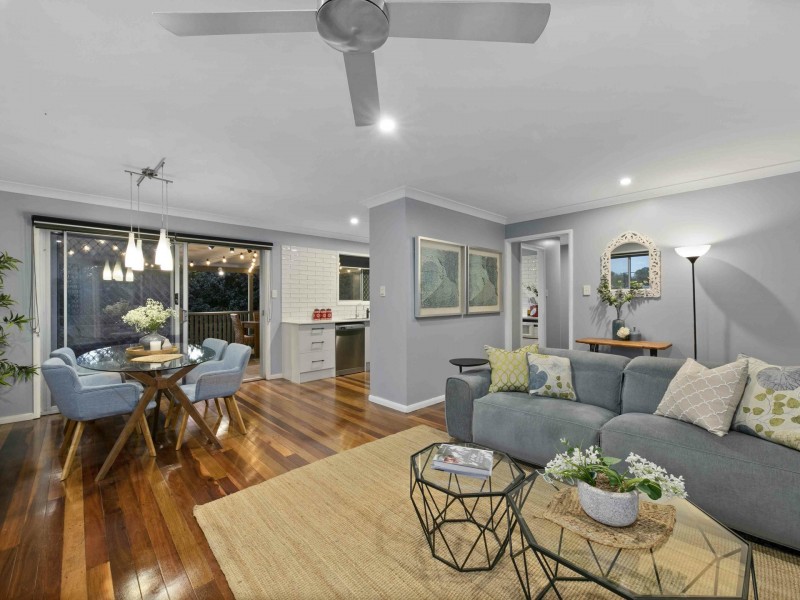 98 Fegen Drive, Moorooka QLD 4105