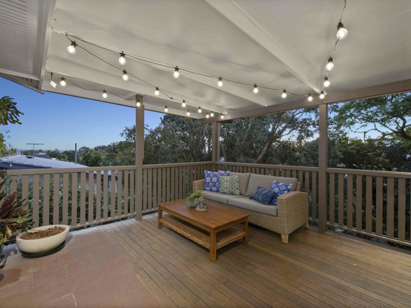 98 Fegen Drive, Moorooka QLD 4105