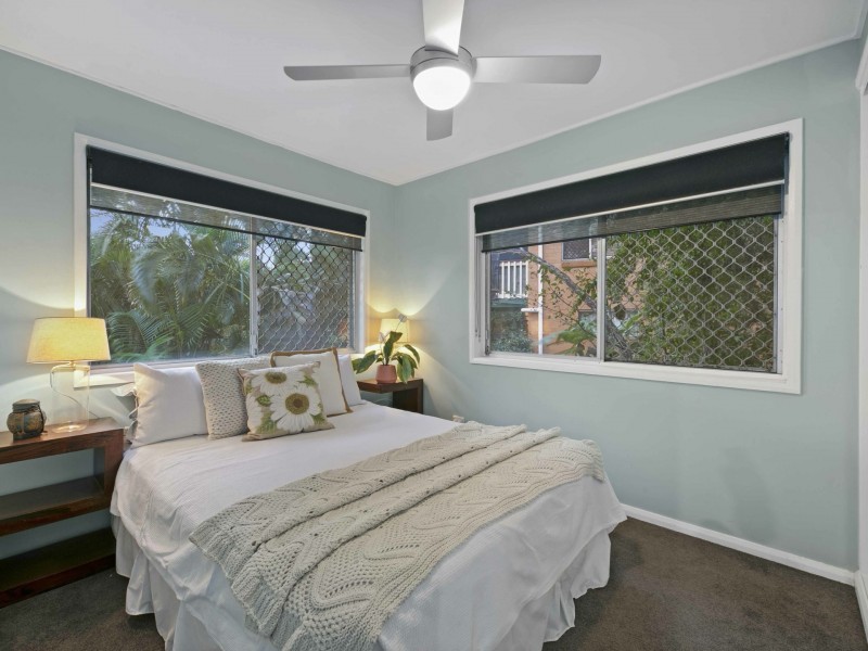 98 Fegen Drive, Moorooka QLD 4105