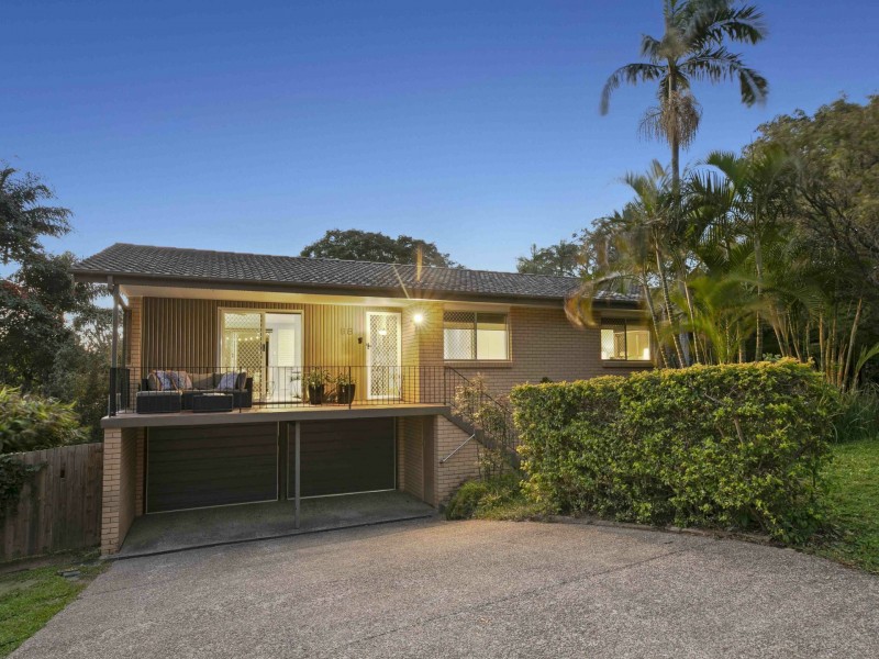 98 Fegen Drive, Moorooka QLD 4105