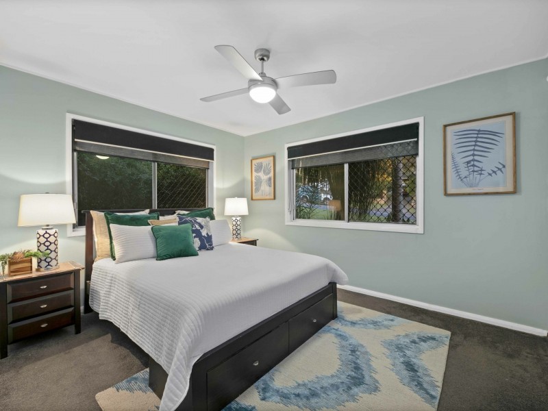 98 Fegen Drive, Moorooka QLD 4105