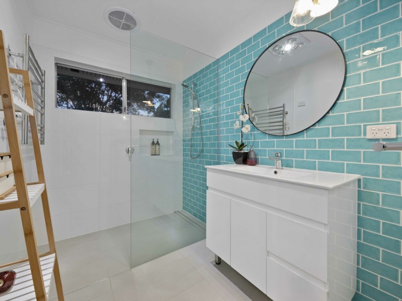 98 Fegen Drive, Moorooka QLD 4105