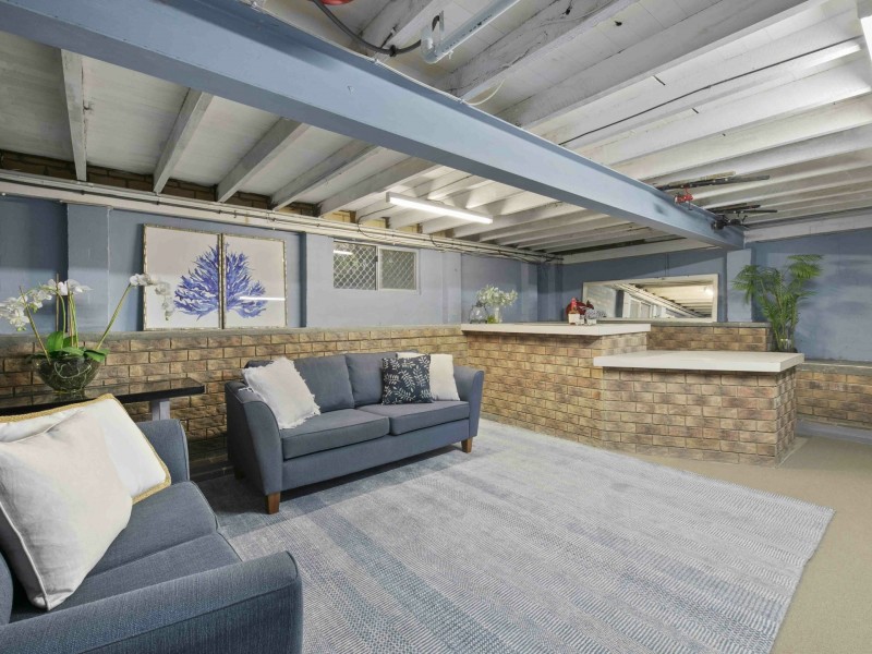 98 Fegen Drive, Moorooka QLD 4105