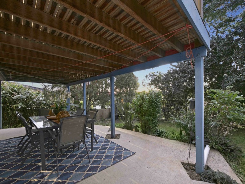 98 Fegen Drive, Moorooka QLD 4105